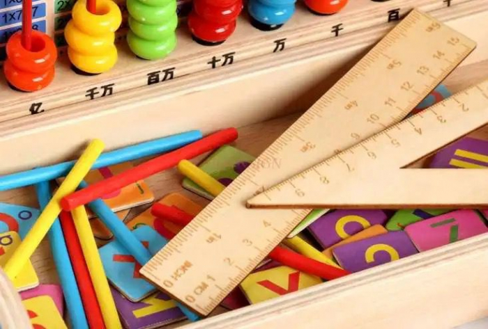 Joc multifunctional. Trusa matematica [3]