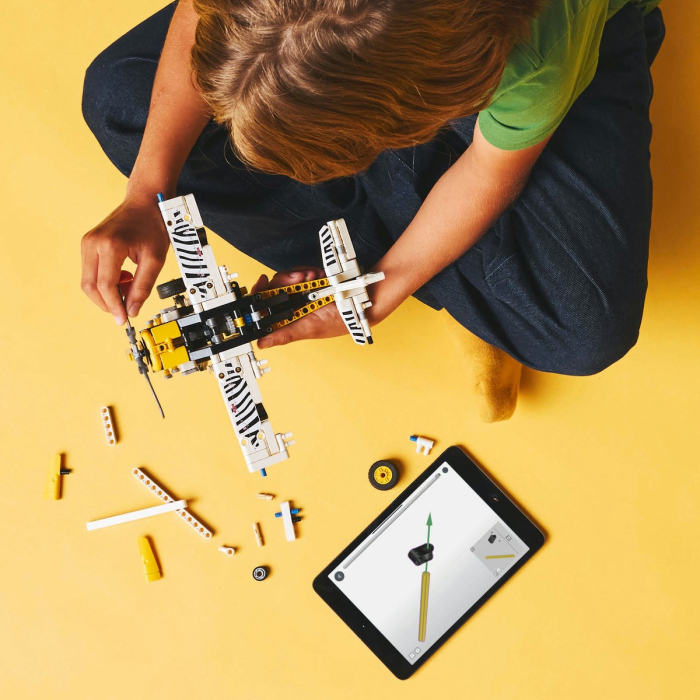 LEGO TECHNIC AVION PENTRU ZONE GREU ACCESIBILE 42198 [4]