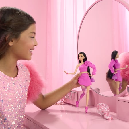BARBIE DELUXE STYLE PAPUSA BARBIE BRUNETA CU PICIOR PROTETIC [2]