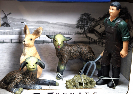 Materiale didactice - Ferma cu miei - colectia The World of Animals