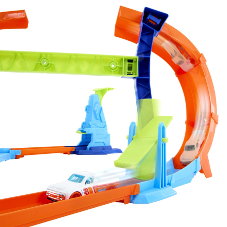 HOT WHEELS CIRCUIT CAMPIONUL SARITURII IN SPIRALA [3]