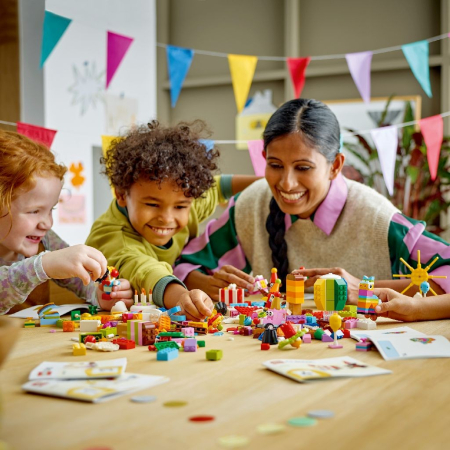 LEGO CLASSIC CUTIE DE PETRECERE CREATIVA 11029 [2]