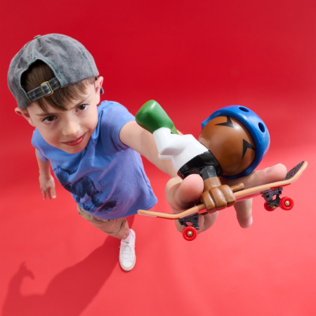 TECH DECH SK8 CREW PACHET 2 SETURI PLACA SI FIGURINA 9.6CM SAPCA NEAGRA SI CASCA ALBASTRA [2]