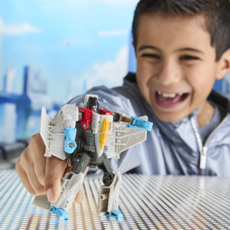 TRANSFORMERS CYBERWORLD ROBOT STARSCREAM CONVERTIBIL 10CM [3]