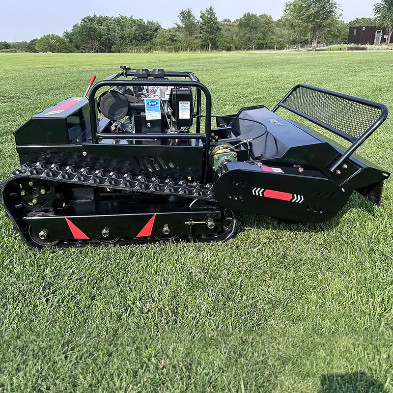 Robot de Tuns Iarbă și Vegetație Densă cu Telecomandă – Diesel 22CP, Șenile, Lame Flail Y, Lățime Tăiere 1000mm, Pantă 50°, Eficiență 4500 m²/h [4]