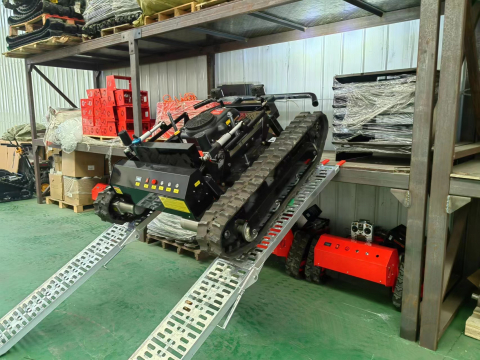 Robot de Tuns Iarbă Profesional SAAO SH-800DL – Motor Loncin 22CP, Lățime Tăiere 800mm, Șenile Crawler, Telecomandă 680m, Pantă Max 45°, Tundere Vegetație Densă și Terenuri Dificile [4]