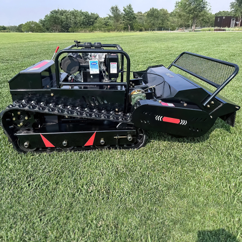 Robot de Tuns Iarbă și Vegetație Densă cu Telecomandă – Diesel 22CP, Șenile, Lame Flail Y, Lățime Tăiere 1000mm, Pantă 50°, Eficiență 4500 m²/h [3]