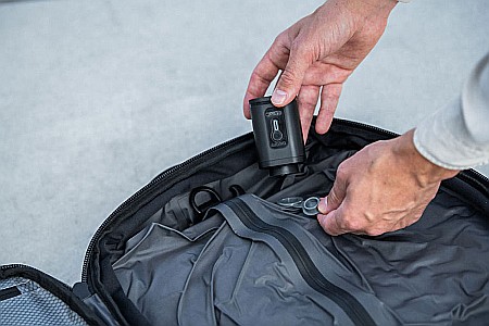 Rucsac cu Vacuum, 22-45 L, Multifunctional, Rezistent la apa, Pompa de aer inclusa ,Laptop 15.6 inchi, 46x15x32 cm, Negru [5]