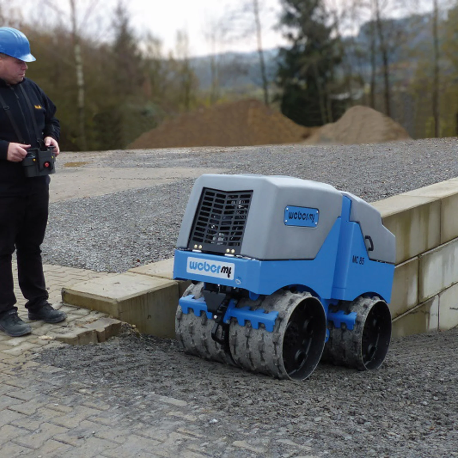 Cilindru vibrocompactor articulat Weber MC 85, 1622 kg [4]