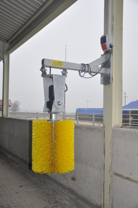 Perie scărpinare automată pentru bovine [2]