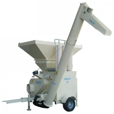 Mori cu ciocănele - Moara cu ciocănele 700 UNIVERSAL tractor