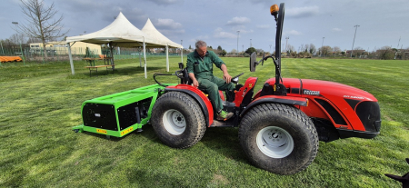 SPIKE-X – Aerator tractat pentru întreținerea gazonului