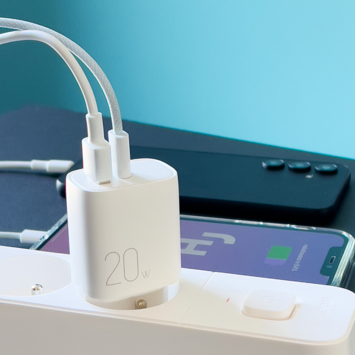 Încărcător rapid Joyroom USB-A QC3.0 / USB-C PD 20W alb (L-QP2011) [4]