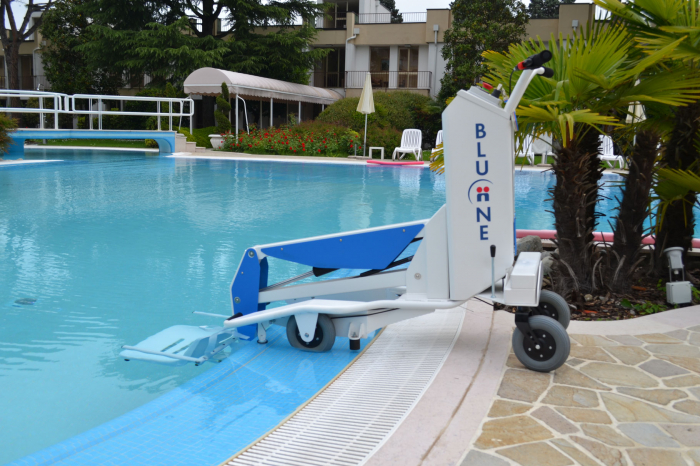 Elevator piscina pentru persoane cu dizabilitati Bluone [2]