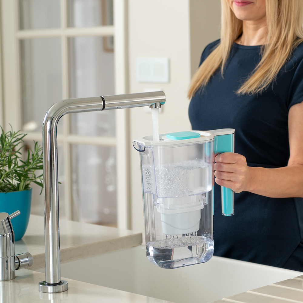 Cana filtranta de apa Aqua Optima Perfect Pour, albastru, 2,4 litri [3]