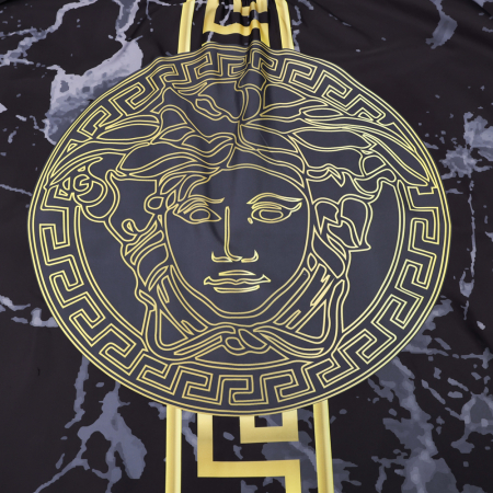 Pelerina coafor, lunga, cu elastic la gat, neagra, cu imprimeu Medusa [3]