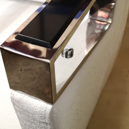 Scaun frizerie alb, cu suport pentru picioare inclus [2]