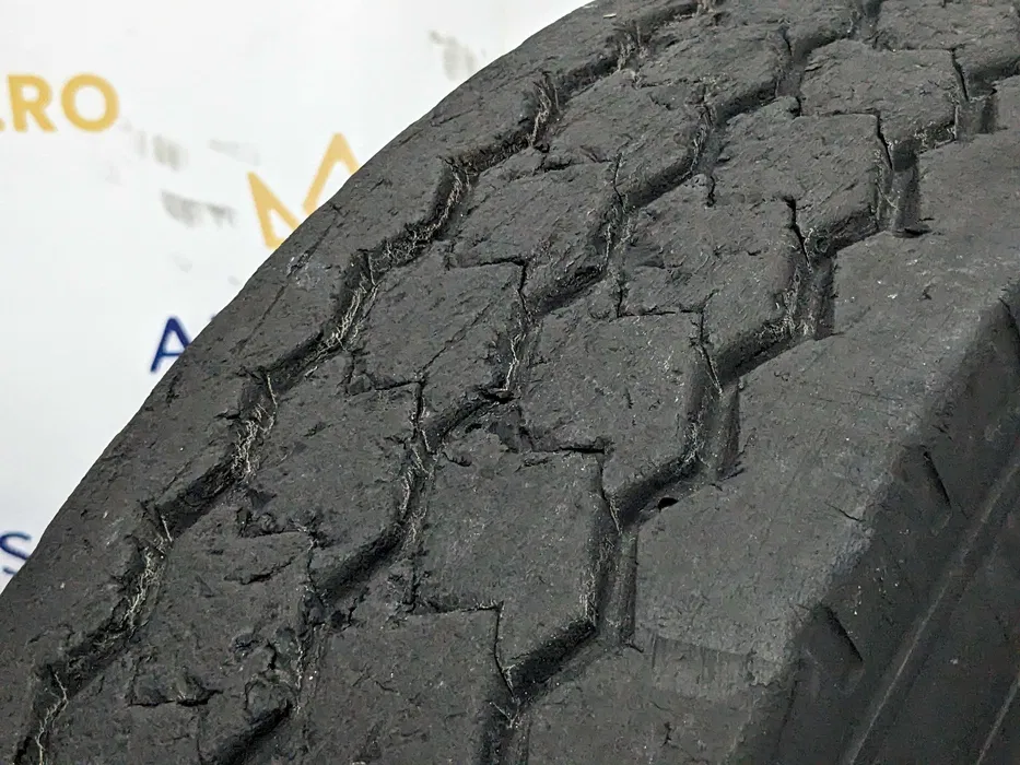 Anvelopa 10.00/R20 Michelin (cod B100681I) [3]
