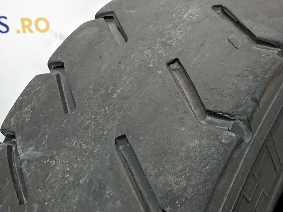 Anvelopa 10.00/R20 Michelin (cod B100701I) [3]