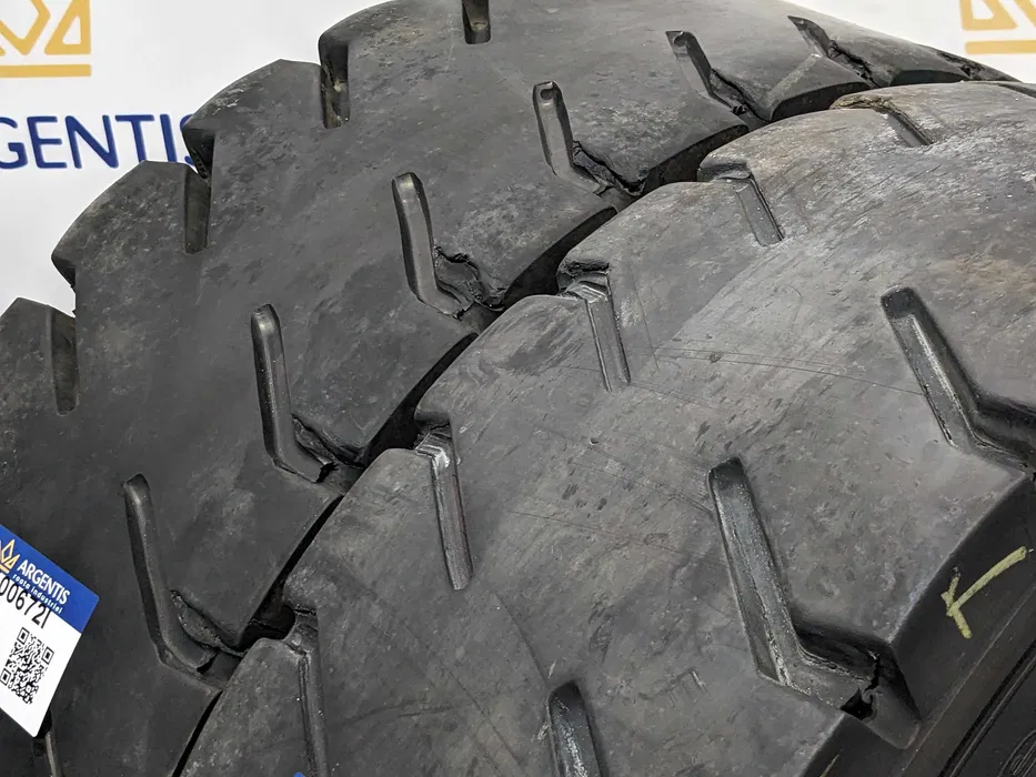 Pereche 2 anvelope 10.00/R20 Michelin (cod P100672I) [3]