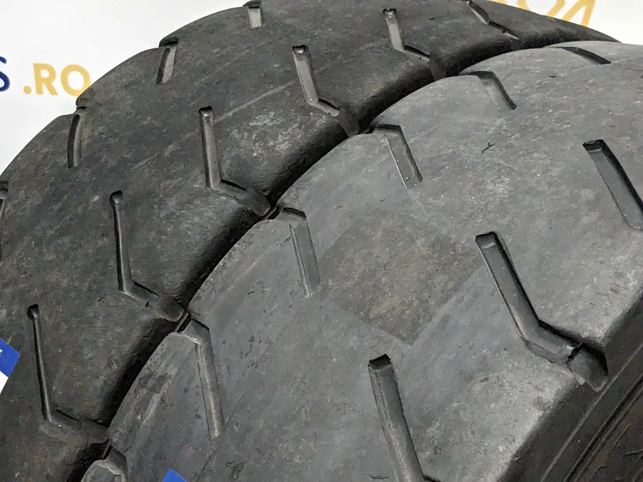 Pereche 2 anvelope 10.00/R20 Michelin (cod P100702I) [3]