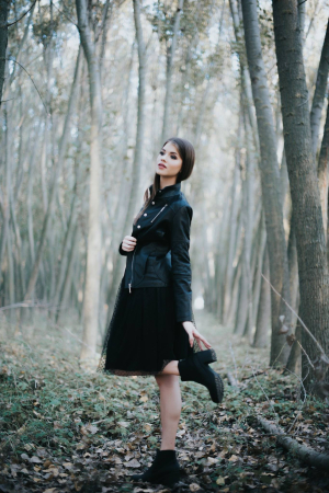 Haine piele Femei - Geacă din piele naturală cu fermoare și capse, cusături încrucișate, multicoloră