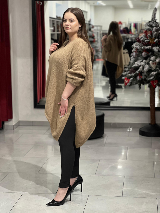 Pulover crem asimetric cu colț [2]