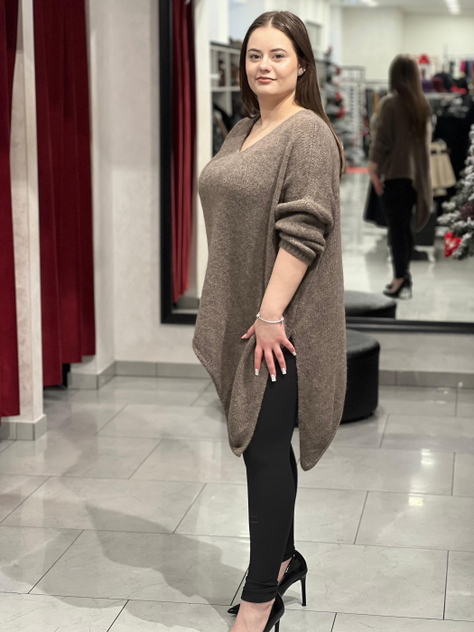 Pulover grej asimetric cu colț [2]