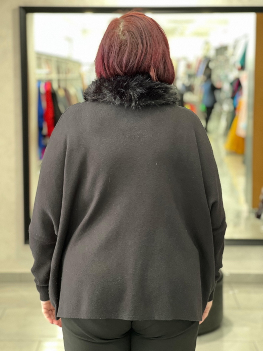 Bluză damă neagră cu blana detasabila [5]