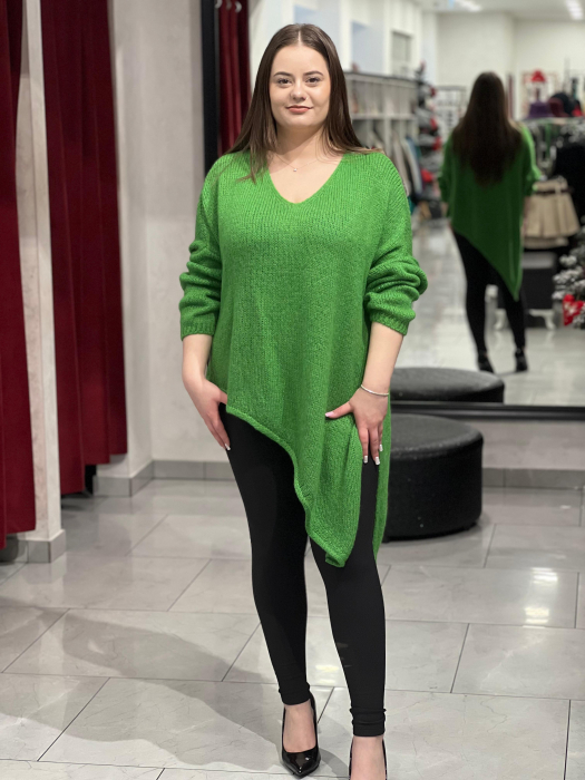 Pulover verde asimetric cu colț [1]