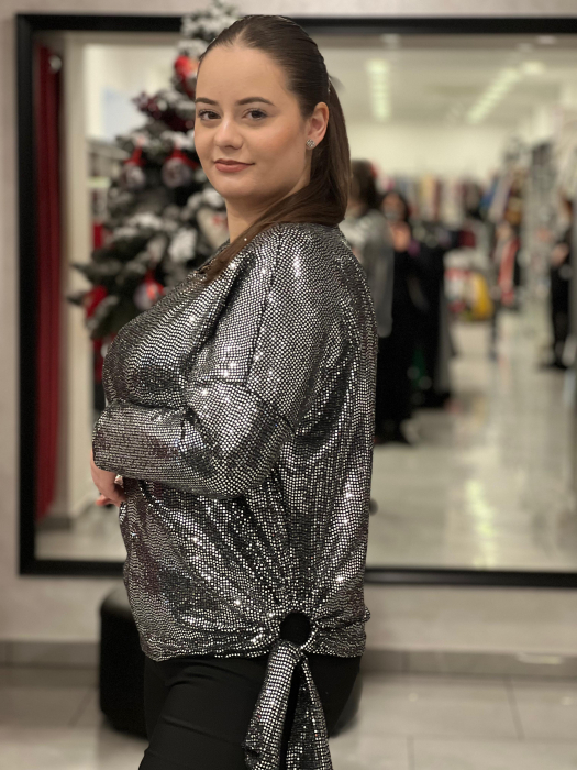Bluză argintie marime universala cu paiete și accesoriu lateral cu fundă [2]