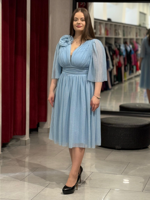 Rochie baby blue sidefat cu decor de floare [6]