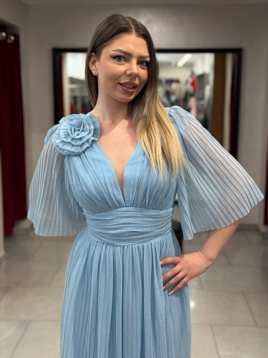 Rochie baby blue sidefat cu decor de floare [2]