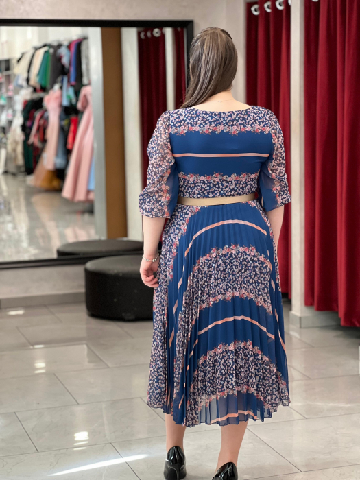 ​​​​​​​Rochie bleumarin cu flori si pliuri [3]