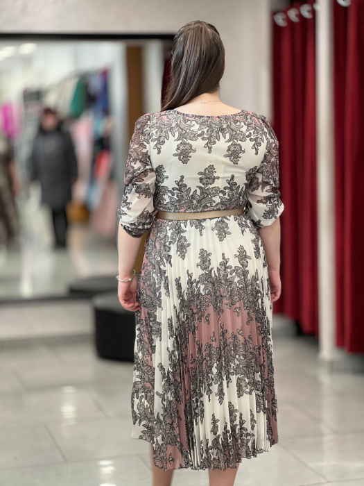 Rochie alba cu model maro [3]