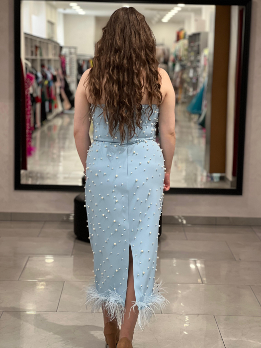 Rochie baby blue midi cu perle si pene [4]