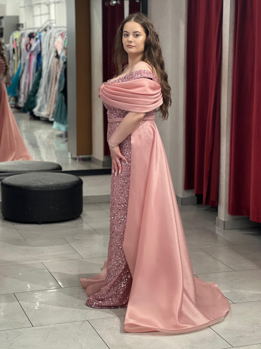 Rochie lunga din paiete si trena de organza [2]