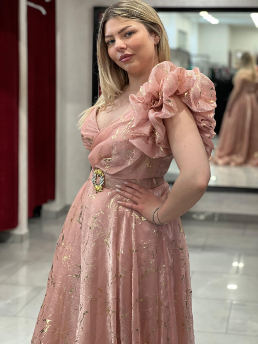 Rochie lunga roz cu insertii aurii si decor pe umar 4689 [2]