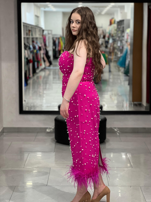 Rochie fuxia midi cu perle si pene [2]