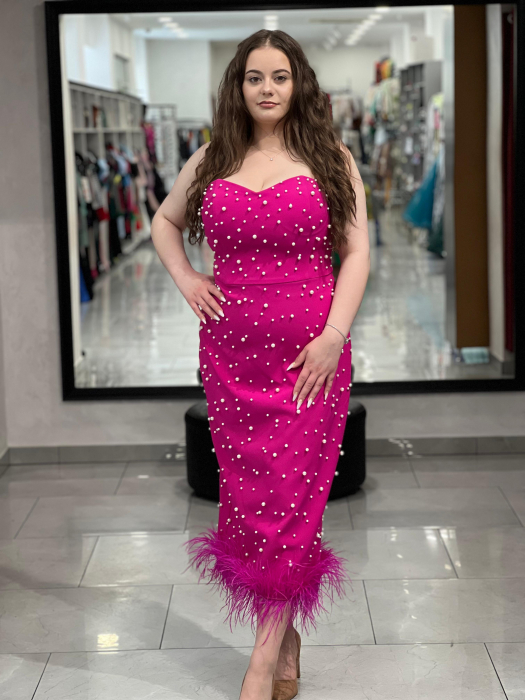 Rochie fuxia midi cu perle si pene [4]