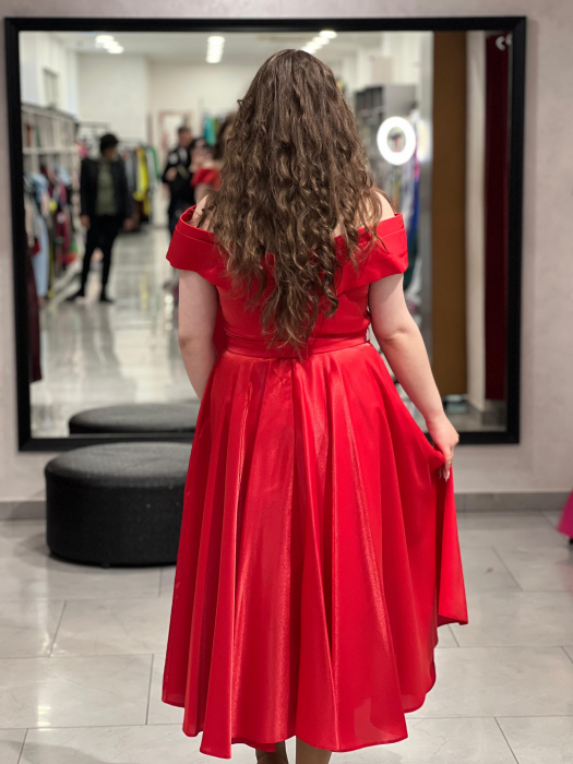 Rochie midi rosie evazata [4]