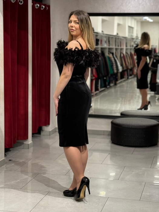 Rochie neagra catifea si pene 9264 [2]