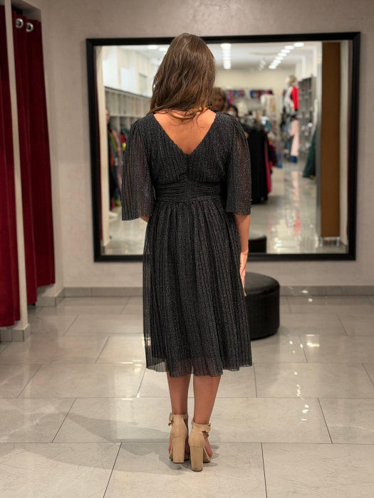 Rochie negru sidefat cu decor de floare [5]