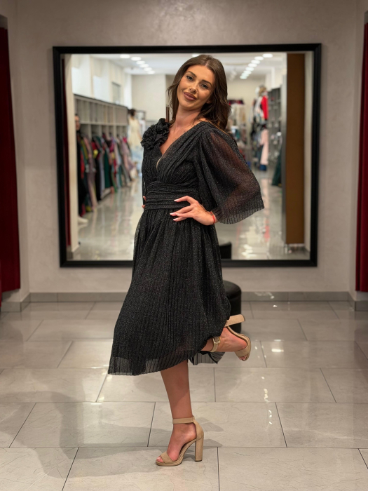 Rochie negru sidefat cu decor de floare [3]