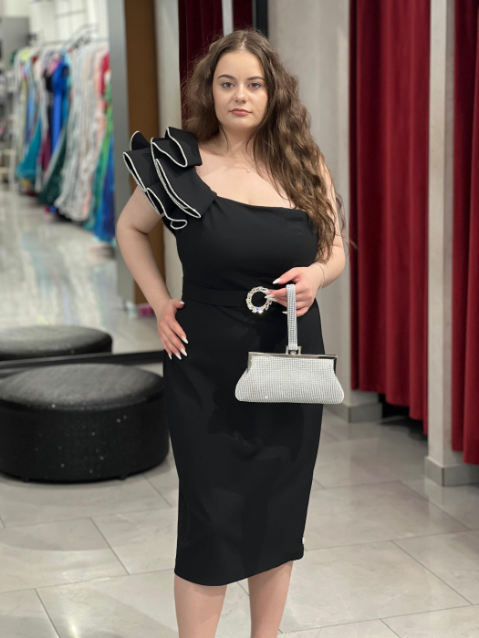 Rochie neagra cu decor pe umar [2]