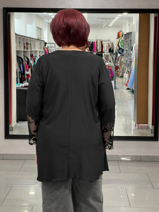 Bluza neagra cu tulle si model floral [4]