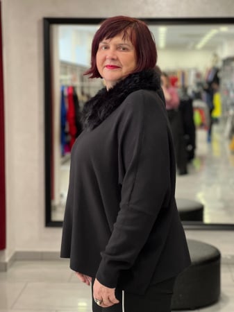 Bluză damă neagră cu blana detasabila [1]