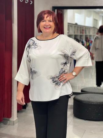 Vezi tot - Bluza alba cu model de fluturi 12482