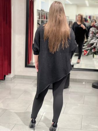 Pulover negru asimetric cu colț [5]