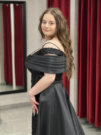 Rochie lunga neagra din paiete si trena de organza [2]